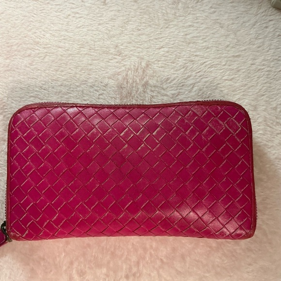 Bottega Veneta Red Intreccitto Zip Wallet - Picture 1 of 14